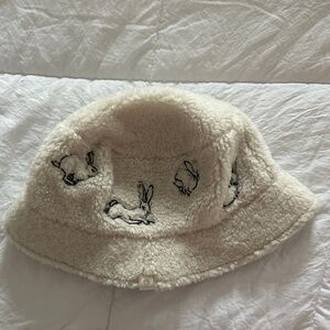 Lululemon Athletica Cream Sherpa Bucket Hat with Bunny Design